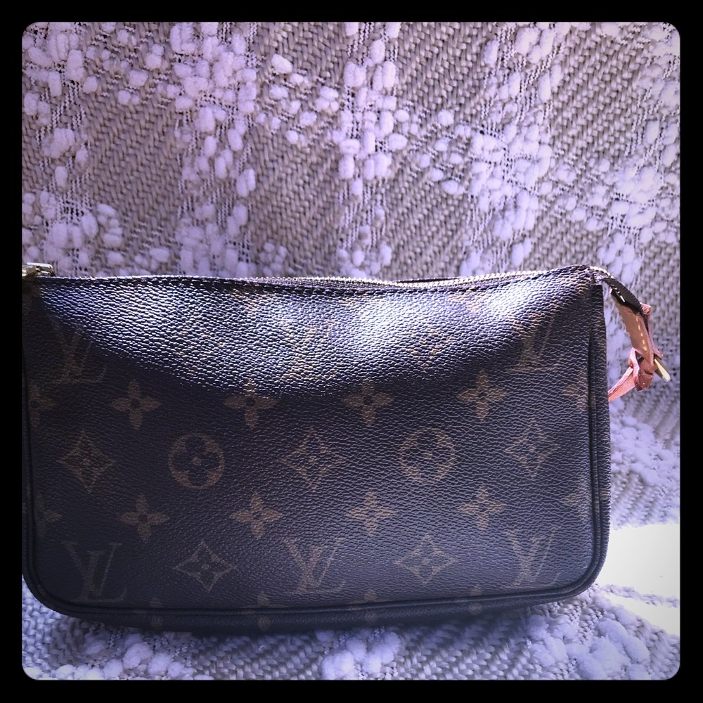 Louis Vuitton Monogram Pouchette Bag